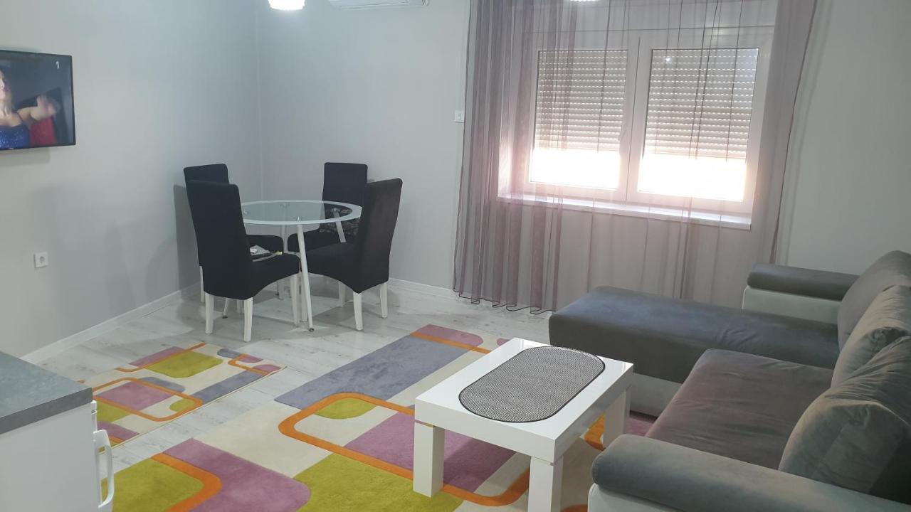 Apartman Sweet Dreams 2 Lejlighedshotel Ni Eksteriør billede