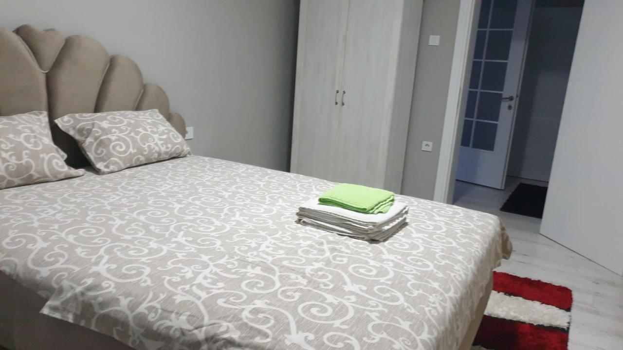 Apartman Sweet Dreams 2 Lejlighedshotel Ni Eksteriør billede