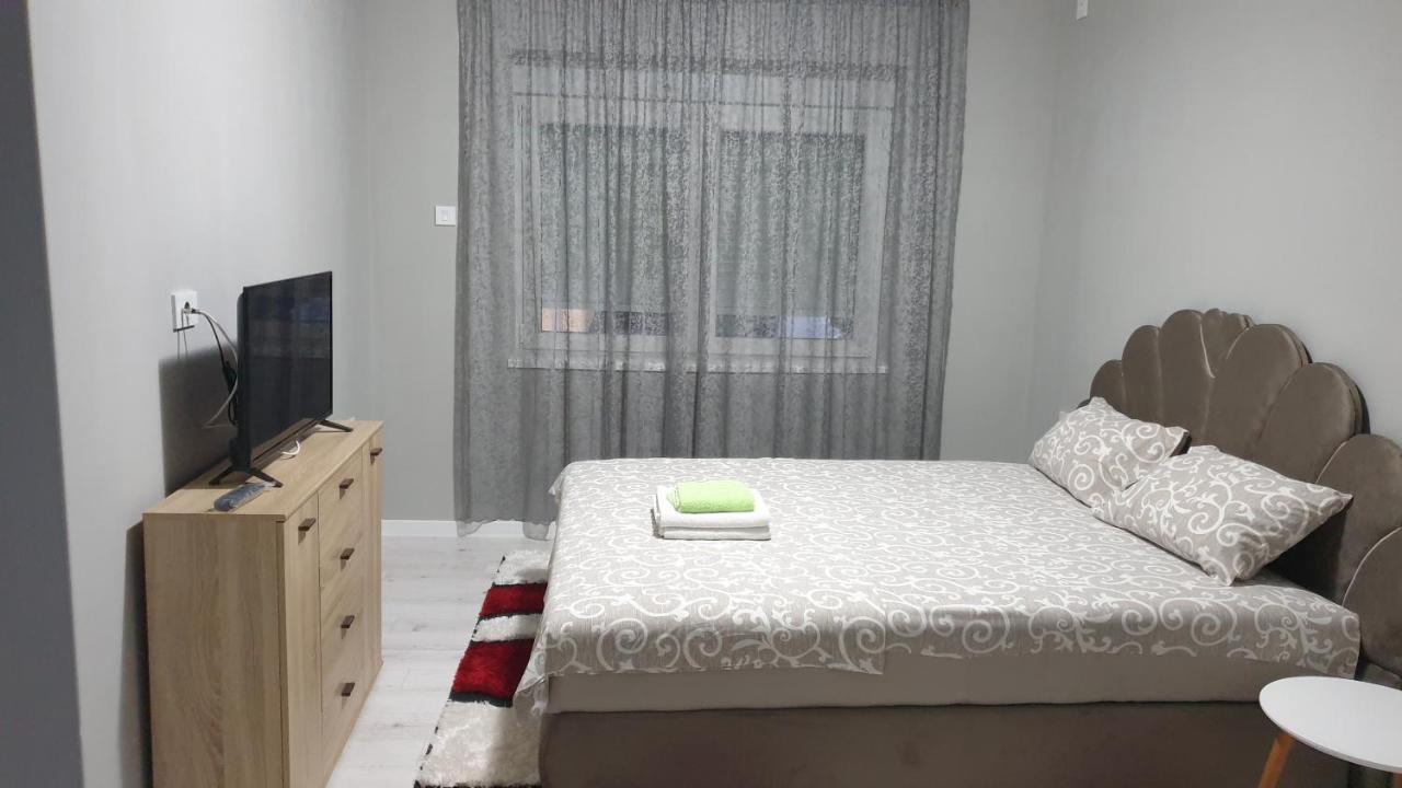 Apartman Sweet Dreams 2 Lejlighedshotel Ni Eksteriør billede