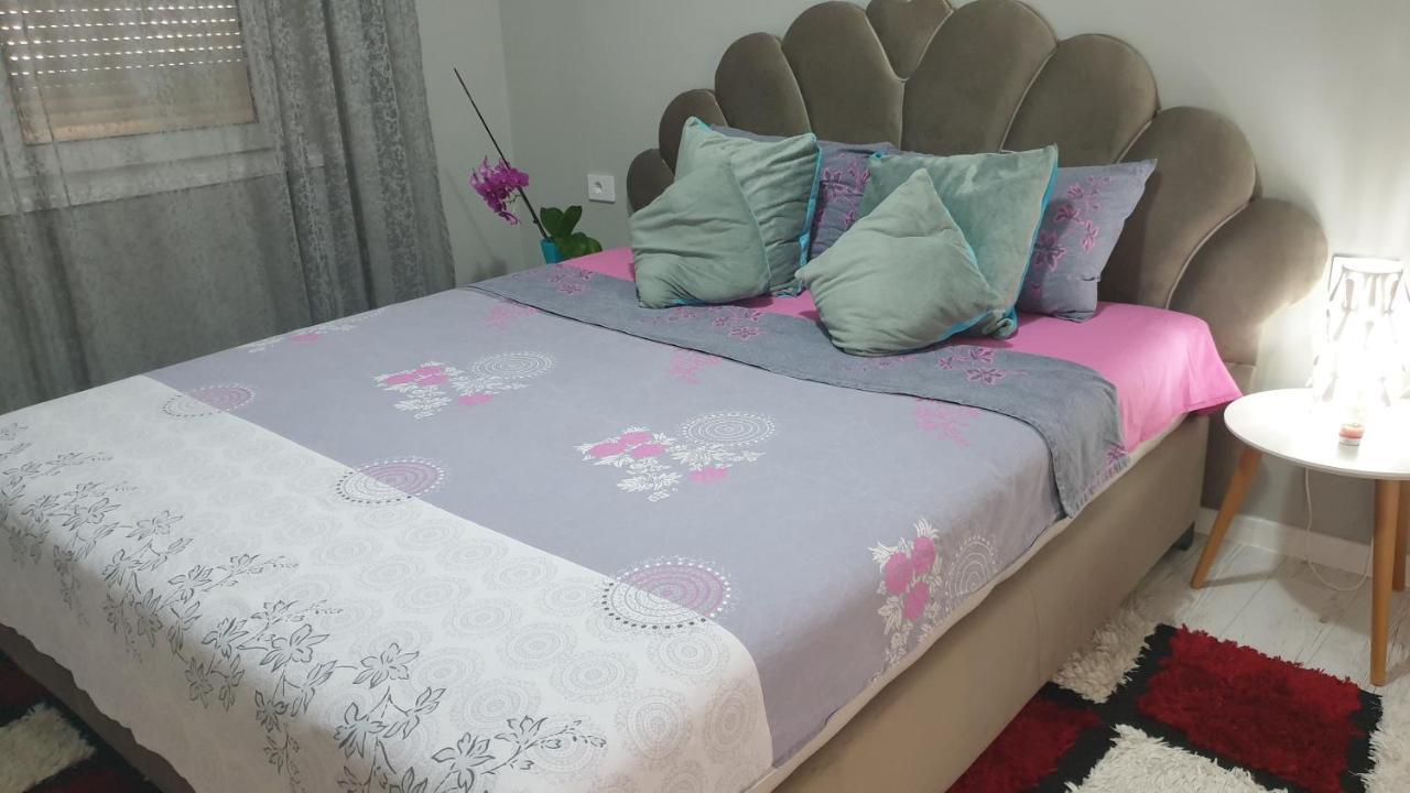 Apartman Sweet Dreams 2 Lejlighedshotel Ni Eksteriør billede