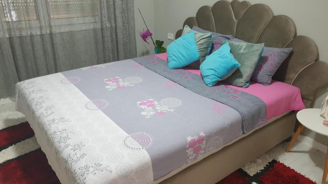 Apartman Sweet Dreams 2 Lejlighedshotel Ni Eksteriør billede