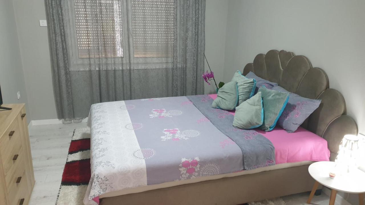 Apartman Sweet Dreams 2 Lejlighedshotel Ni Eksteriør billede