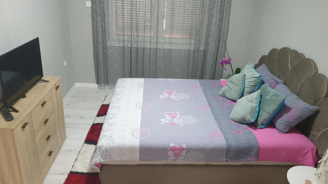 Apartman Sweet Dreams 2 Lejlighedshotel Ni Eksteriør billede