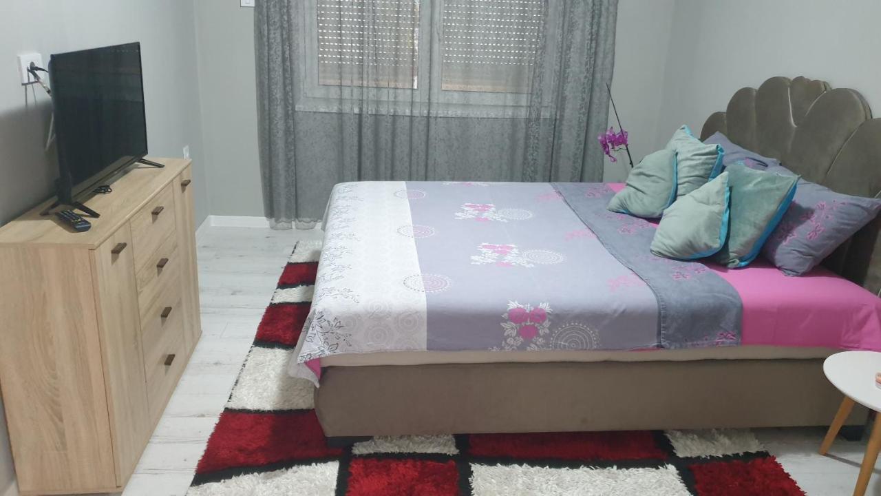 Apartman Sweet Dreams 2 Lejlighedshotel Ni Eksteriør billede